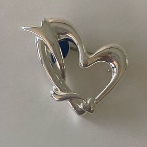 Vintage 80’s Silver tone heart pin